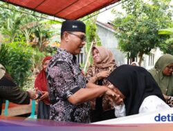 Bupati Ipuk Beri Bantuan Keluarga Korban KMP Tunu Pratama Jaya