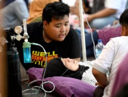 Tangisan Pecah! Kabar Penemuan Jenazah Daniar Bikin Sang Ibu Syok dan Drop di Posko Ketapang