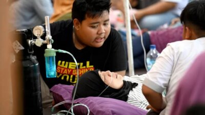 tangisan-pecah!-kabar-penemuan-jenazah-daniar-bikin-sang-ibu-syok-dan-drop-di-posko-ketapang
