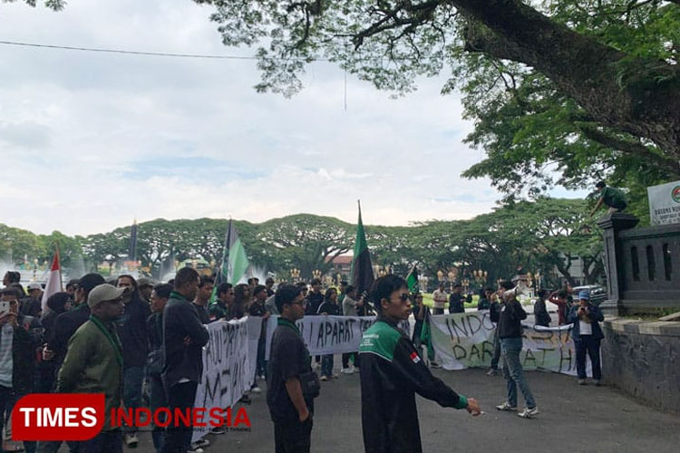hasil-sidak-dprd-kota-madiun,-puluhan-kubik-tanah-bantaran-kali-madiun-diangkut-tanpa-izin-–-times-banyuwangi