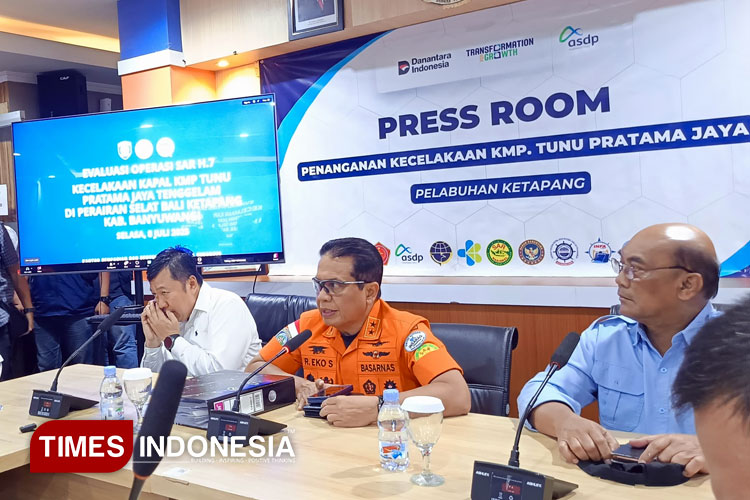 operasi-pencarian-korban-tenggelamnya-kmp-tunu-pratama-jaya-diperpanjang-–-times-banyuwangi