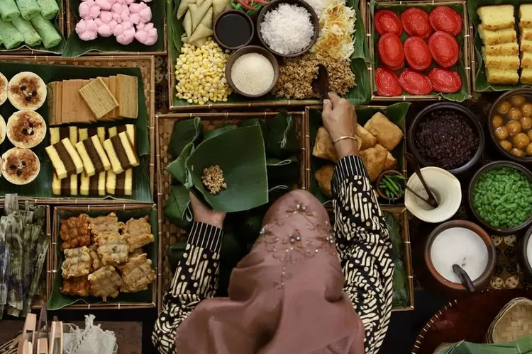 5-kuliner-era-kolonial-di-indonesia-yang-hampir-punah!-ada-yogurt-susu-kerbau-hingga-olahan-ampas-kelapa