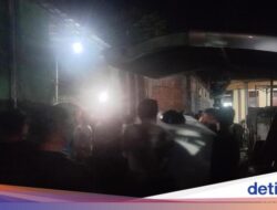 Isak Tangis Keluarga di Bali Sambut Jenazah Korban KMP Tunu Pratama Jaya