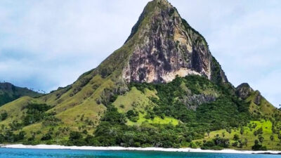 di-indonesia,-ada-pulau-yang-mirip-di-film-jurassic-world-rebirth-–-times-banyuwangi