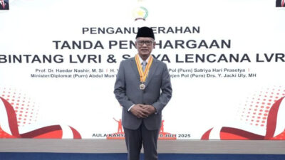 serukan-nilai-keindonesiaan,-ketum-pp-muhammadiyah-haedar-nashir-raih-bintang-lvri-–-times-banyuwangi