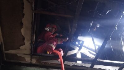 lupa-matikan-kompor,-rumah-milik-warga-siliragung-hangus-terbakar