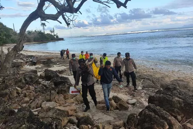 dari-remaja-hingga-warga-malaysia,-ini-identitas-korban-terbaru-kapal-tenggelam-di-selat-bali