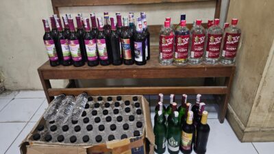 polsek-bangorejo-tertibkan-empat-lokasi-penjual-minuman-keras,-puluhan-botol-disita