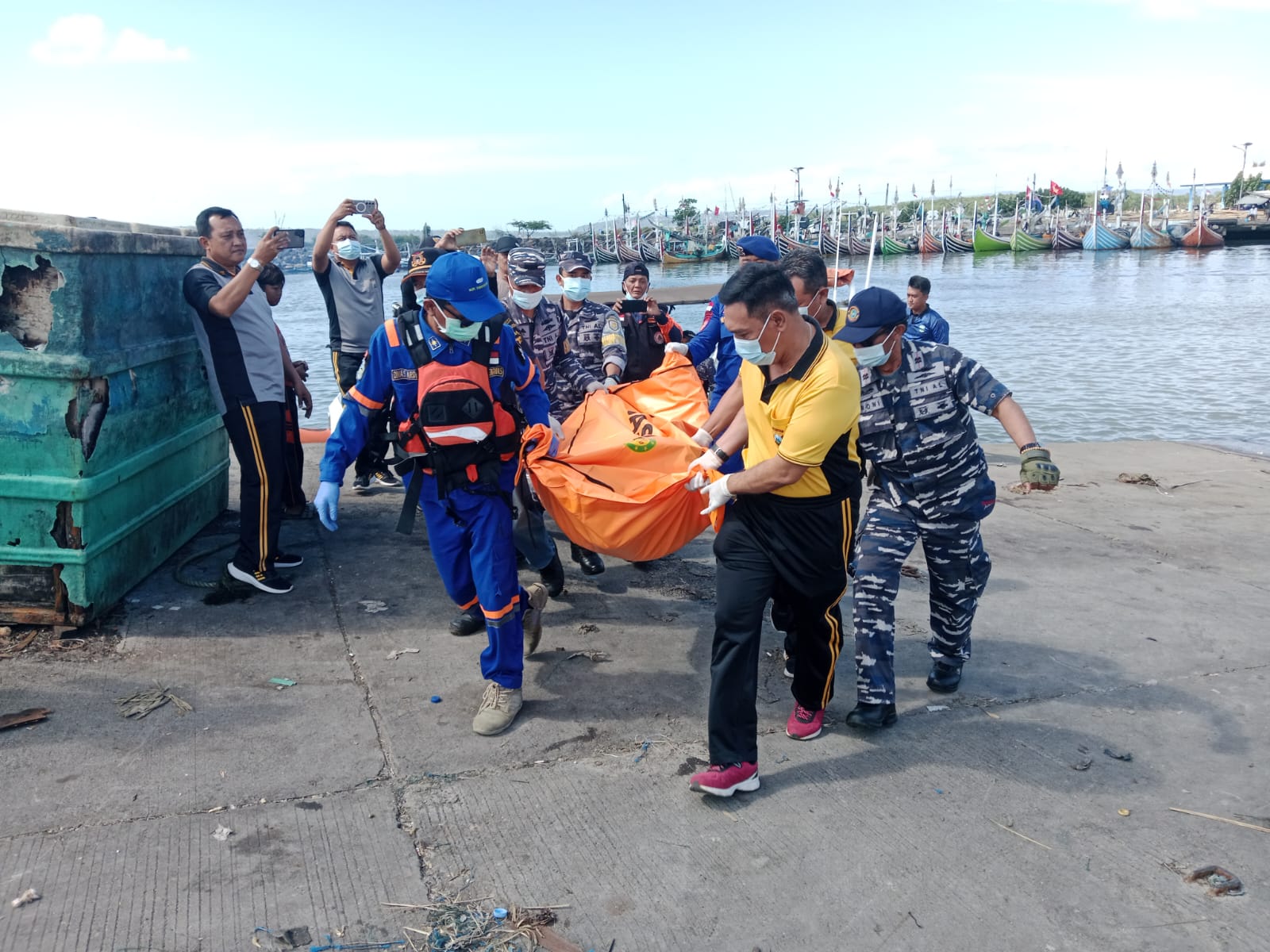 jenazah-pria-ditemukan-di-pantai-sembulungan,-diduga-korban-tenggelam