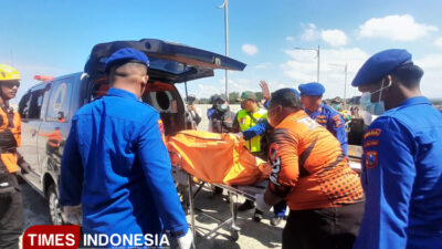 dua-jasad-diduga-korban-kmp-tunu-pratama-jaya-kembali-dievakuasi-di-perairan-banyuwangi-–-times-banyuwangi
