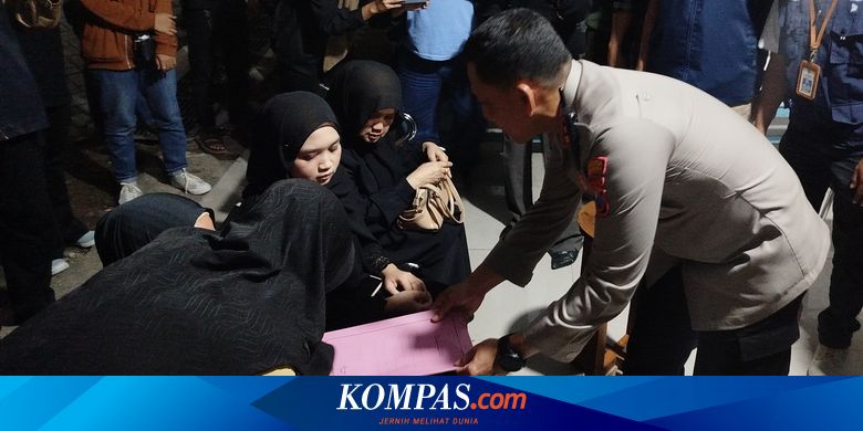 serah-terima-jenazah-korban-kmp-tunu-pratama-jaya-diwarnai-perdebatan