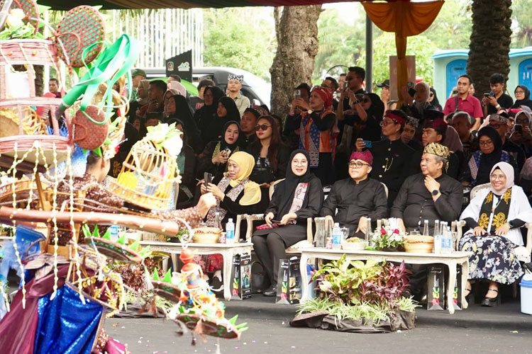 doa-untuk-korban-kmp-tunu-pratama-jaya-jadi-pembuka-banyuwangi-ethno-carnival-2025-–-times-banyuwangi