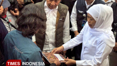 gubernur-jatim-khofifah-salurkan-santunan-kepada-korban-kmp-tunu-pratama-jaya-–-times-banyuwangi