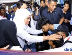 Khofifah Temui Ahli Waris Korban KMP Tunu Pratama Jaya di Banyuwangi