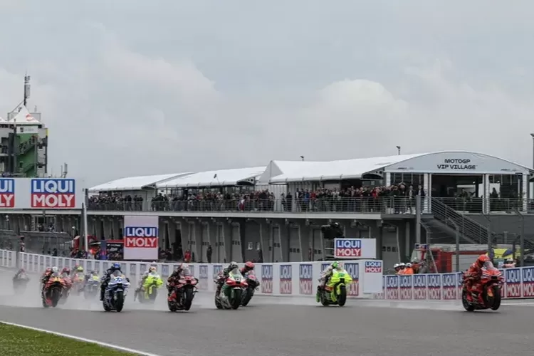 hasil-motogp-jerman-2025:-marquez-juara,-bezzecchi-dan-di-giannantonio-tumbang