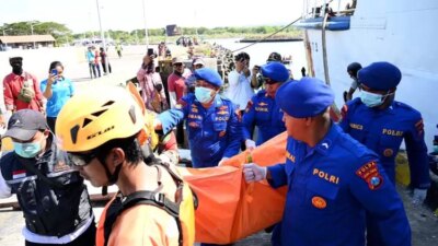 kisah-haru-jenazah-wna-malaysia-korban-kmp-tunu:-dimakamkan-sesuai-wasiat-di-banyuwangi