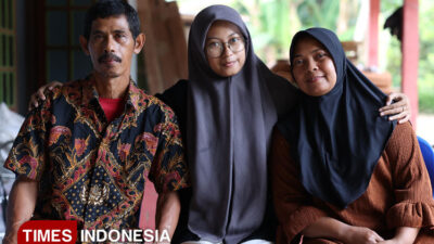 anak-penjual-soto-lolos-ugm-dengan-beasiswa-penuh,-ini-kisah-perjuangannya-–-times-banyuwangi