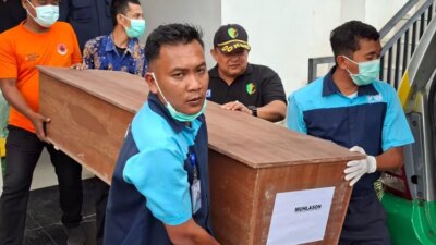 kmp-tunu-melayang-4-km-dari-titik-tenggelam,-17-korban-diprediksi-masih-terjebak-dalam-kapal!
