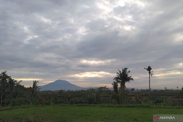 cuaca-selasa:-bmkg-prediksi-hujan-dan-awan-tebal-di-sebagian-besar-wilayah-indonesia-–-times-banyuwangi