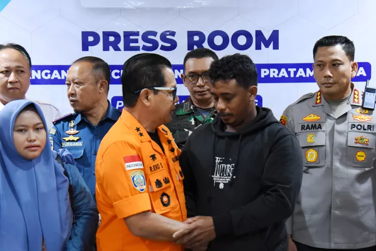 operasi-sar-kmp-tunu-di-selat-bali-resmi-dihentikan,-keluarga-korban-pulang-dengan-air-mata