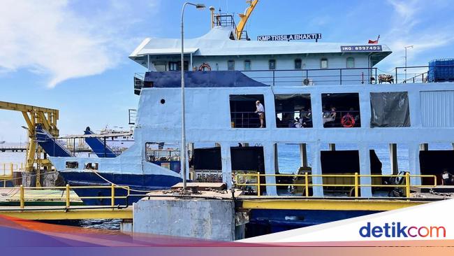 turis-asing-tertahan-di-kapal-imbas-truk-blokade-pintu-keluar-ketapang