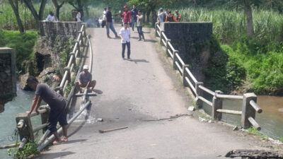 jembatan-penghubung-tiga-desa-ambles,-pemkab-banyuwangi-bangun-jalur-darurat-–-times-banyuwangi