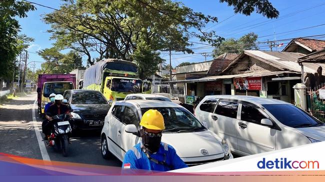 macet-parah!-antrean-ke-pelabuhan-ketapang-mengular-23-km