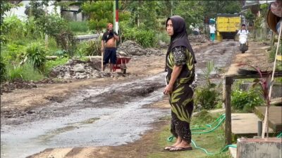 rusak-jalan-desa,-warga-minta-tambang-diduga-ilegal-di-songgon-ditutup
