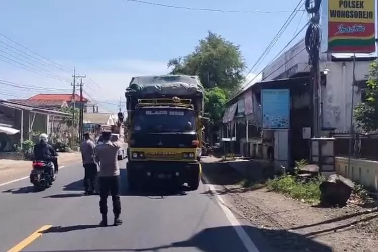 macet-horor-di-pelabuhan-ketapang!-polisi-terpaksa-alihkan-kendaraan-lewat-bondowoso-jember-banyuwangi