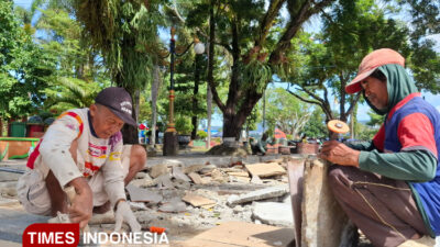 sempat-kena-efisiensi-anggaran,-rehabilitasi-trotoar-utara-alun-alun-pacitan-dikerjakan-lagi-–-times-banyuwangi