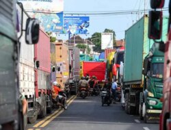 Macet Ekstrem di Jalur Ketapang–Gilimanuk! Antrean Capai 30 KM, Truk dan Travel Terjebak Sehari Semalam