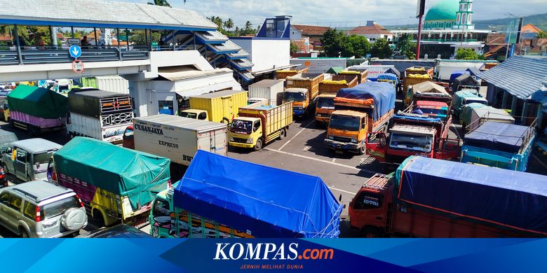 truk-wajib-timbang-dan-atur-muatan-sebelum-naik-kapal-di-pelabuhan-ketapang