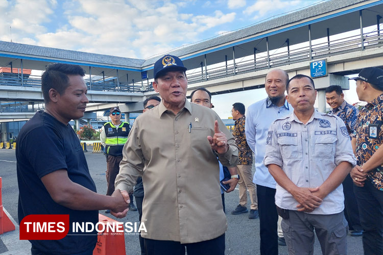 menghambat-perekonomian,-kemacetan-di-pelabuhan-ketapang-disorot-anggota-dpr-ri-–-times-banyuwangi