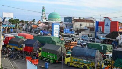 ribuan-kendaraan-terjebak-di-banyuwangi,-apa-yang-sebenarnya-terjadi-di-pelabuhan-ketapang?