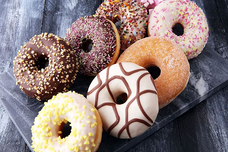 heboh-donat-pinkan-mambo-disebut-mirip-odading-hingga-roti-goreng,-apa-sih-bedanya?-–-times-banyuwangi