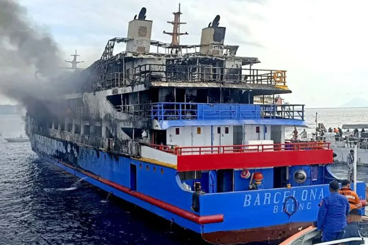 korban-meninggal-km-barcelona-menjadi-5,-asap-tebal-hambat-akses-sar-–-times-banyuwangi