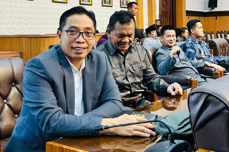 dukung-investasi-di-tengah-efisiensi-anggaran,-dprd-banyuwangi-dorong-kemudahan-perizinan-–-times-banyuwangi