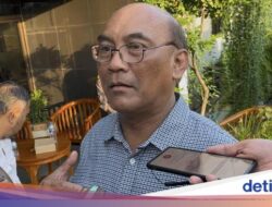 KNKT Curiga KM Barcelona 5 Terbakar karena Cairan dalam Truk Ini