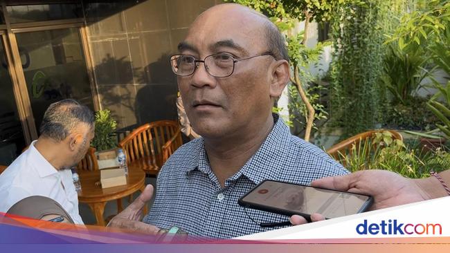 knkt-curiga-km-barcelona-5-terbakar-karena-cairan-dalam-truk-ini