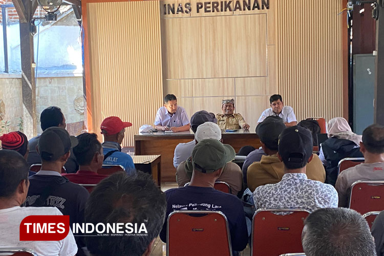 nelayan-muncar-laporkan-dugaan-pagar-laut-budidaya-kerang-pt-disthi-mutiara-suci-–-times-banyuwangi