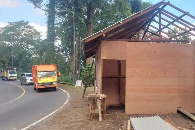 pos-semi-permanen-di-jalur-gumitir,-pertanda-penutupan-total-tinggal-hitungan-hari