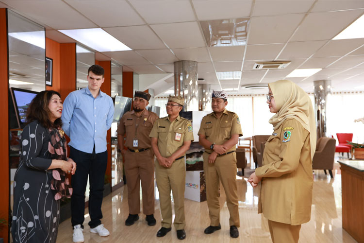 peneliti-australia-lirik-pengembangan-ekonomi-dan-potensi-pesisir-banyuwangi-–-times-banyuwangi