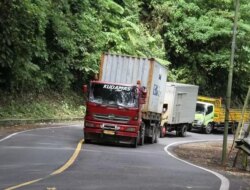 Jalur Nasional Jember–Banyuwangi Dikepung Truk Berat Jelang Gumitir Ditutup 24 Juli 2025