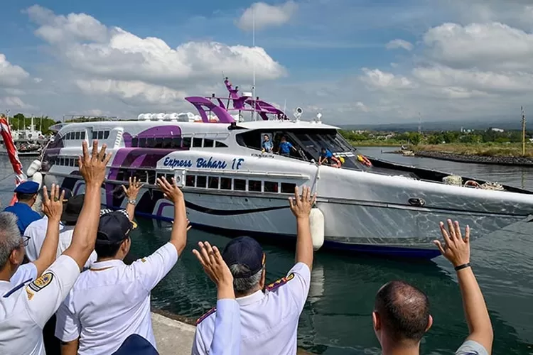 antrean-ketapang-bali-bikin-capek?-coba-rute-baru-kapal-cepat-banyuwangi–denpasar-ini!
