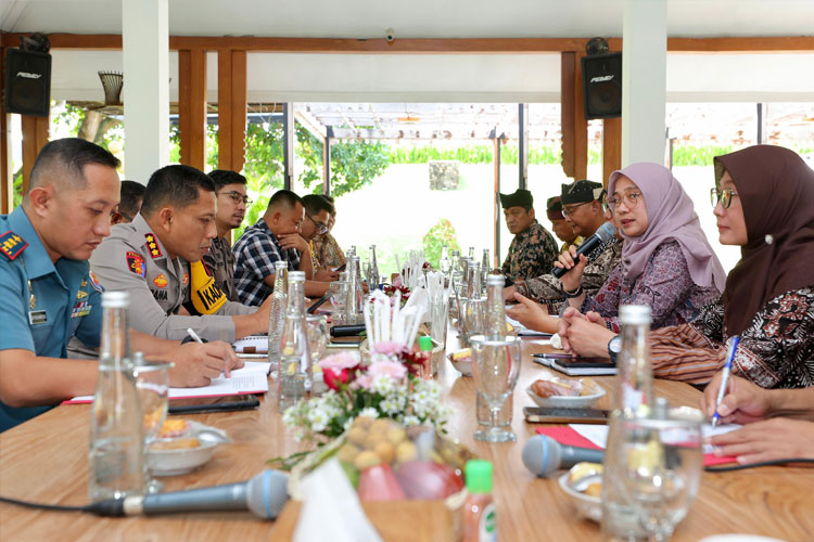 kemacetan-mengular-hingga-baluran,-banyuwangi-desak-tambahan-kapal-–-times-banyuwangi