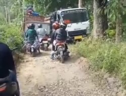 Sopir Truk Bikin Ulah, Nyeleneh Lewat Trabasan Khusus Motor di Gumitir! Bikin Macet, Dihujat Pemotor