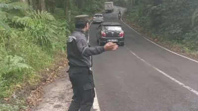 jalur-gumitir-ditutup,-jalan-banyuwangi-bondowoso-via-ijen-jadi-alternatif-pilihan-pengendara