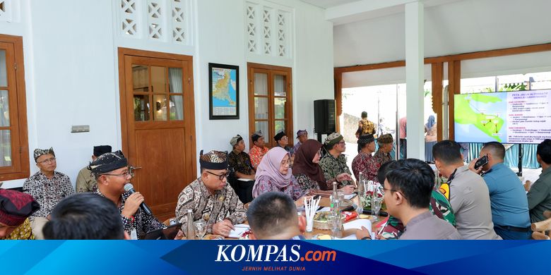 bupati-banyuwangi-ajukan-bantuan-kapal-ke-kemenhub-untuk-urai-kemacetan-di-pelabuhan-ketapang