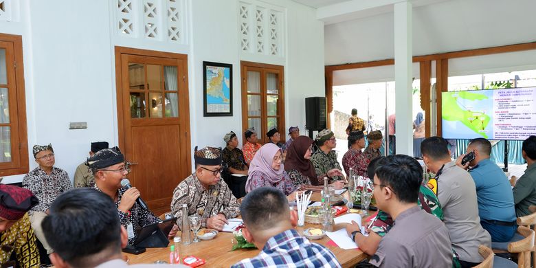 bupati-banyuwangi-minta-jalur-gumitir-tak-ditutup-total,-kemacetan-situbondo-banyuwangi-kian-parah