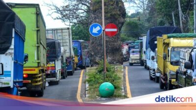 pelabuhan-ketapang-lumpuh,-truk-barang-antre-30-km